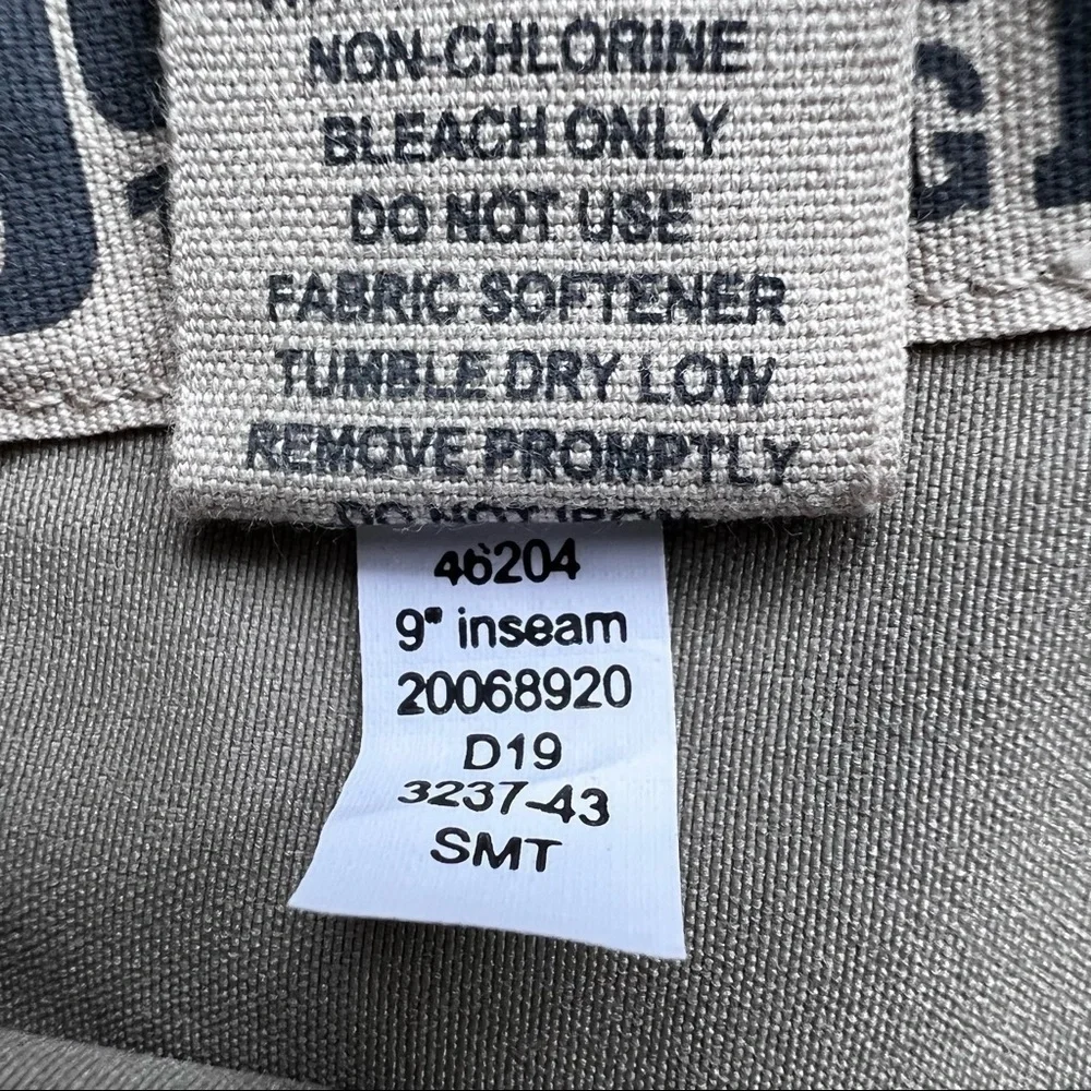 Duluth Trading Flex Dry on the Fly Cargo Shorts - Size 46